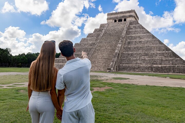 Chichen Itza Premium Access 2026: Chichen Itza by Van: Reduced Group, Tour Guide, Fast Trip & Lunch