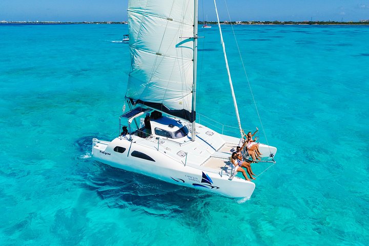 Catamarán Privado de Cancún a Isla Mujeres para hasta 13 Personas | Concierge VIP