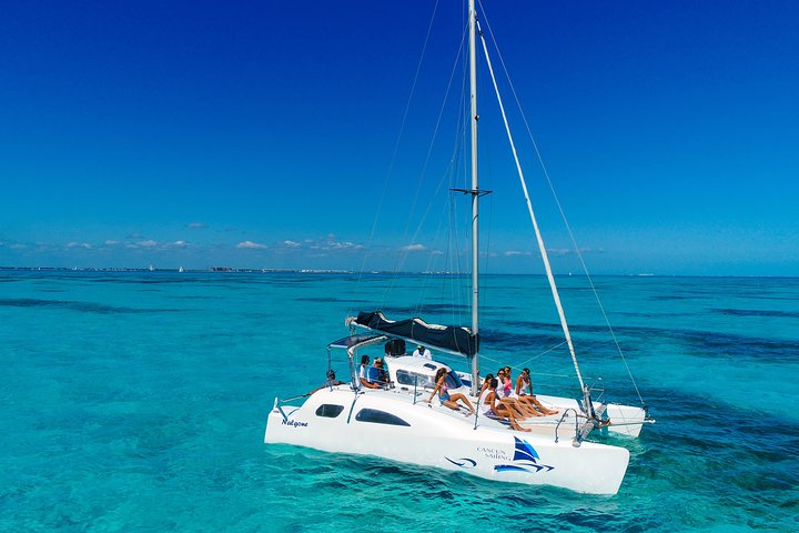 Catamarán Privado de Cancún a Isla Mujeres para hasta 13 Personas | Concierge VIP