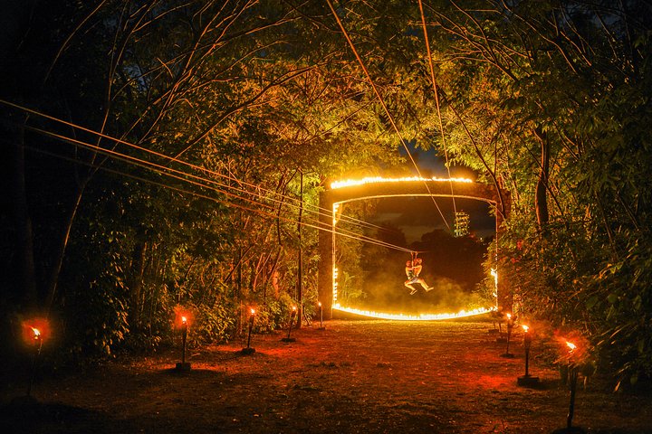 Aventura Local Extrema: Xplor Fuego con Cena Buffet y Transporte | Concierge VIP