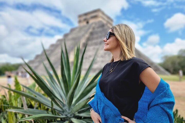 Chichen Itza Premium Access 2026: Chichen Itza, Cenote & Valladolid Tour with Tequila and Lunch