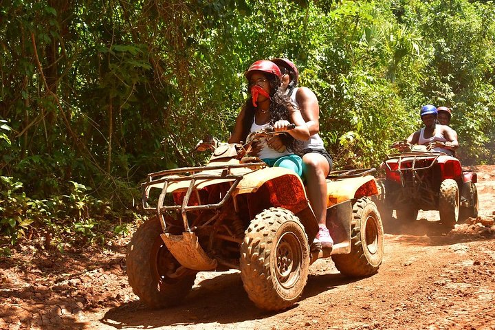 Aventura Local Extrema: Caballos + ATV, Cenote, Tirolesas y Almuerzo | Concierge VIP
