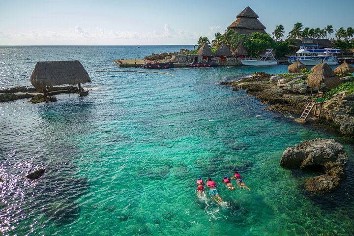 Excursión de un Día a Xcaret con Transporte y Show Nocturno | Concierge VIP 2026