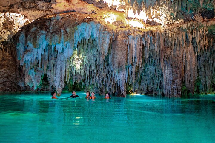 Aventura Local Extrema: Tour Guiado a Tulum, Cenote, Snorkel en Laguna y Almuerzo | Concierge VIP