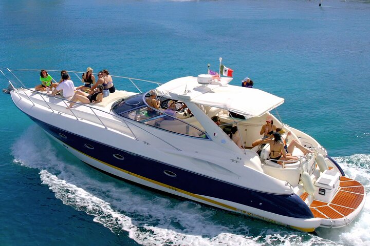 Renta de Yate Privado Premium de 46 Pies en Cancún | Concierge VIP 2026