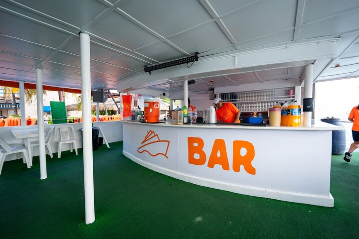 VIP Isla Mujeres a Vela: Dancer Cruise con Snorkel, Comida y Bebidas | Concierge VIP