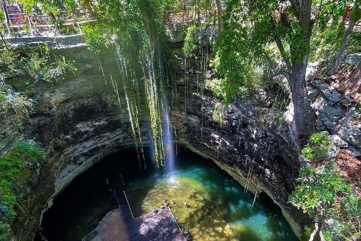 Chichen Itza Premium Access 2026: Chichen Itza, Cenote, and Valladolid Tour